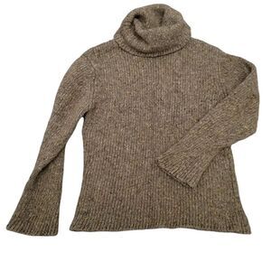 Green Turtle neck knitted sweater